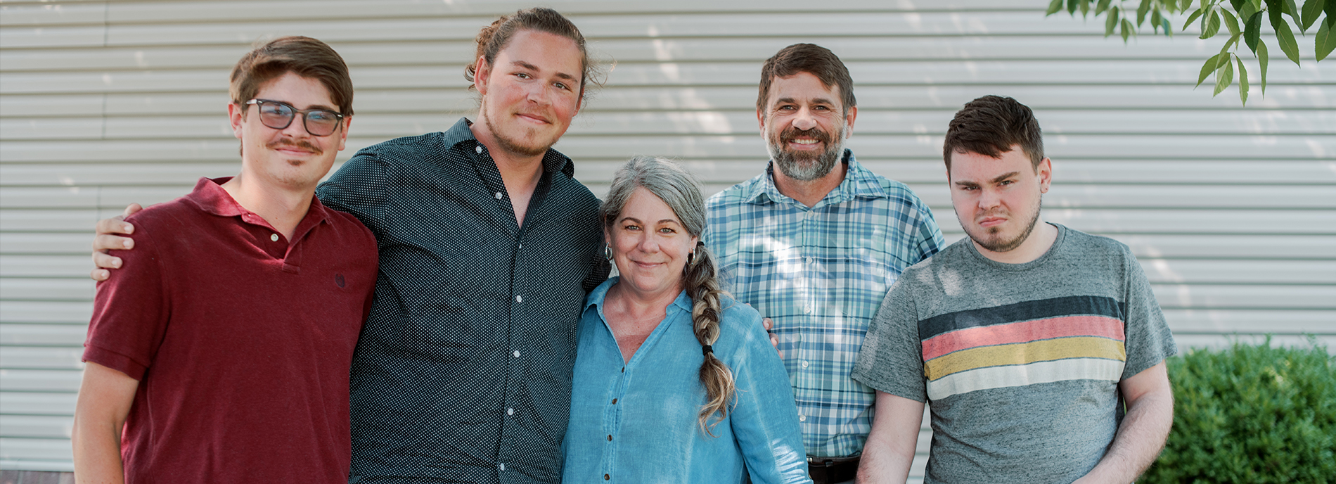 Lane family group portrait at home in Kentucky.