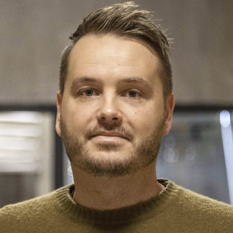 Headshot of Roald Oien