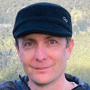 Headshot of Robert Ross.