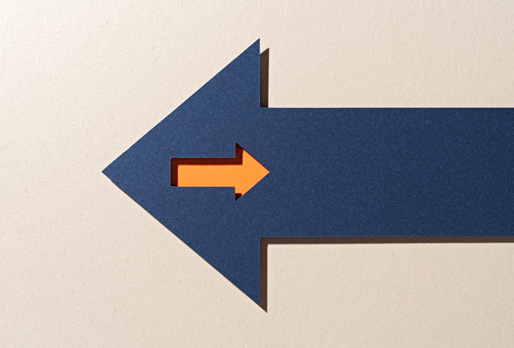 Two opposing arrows